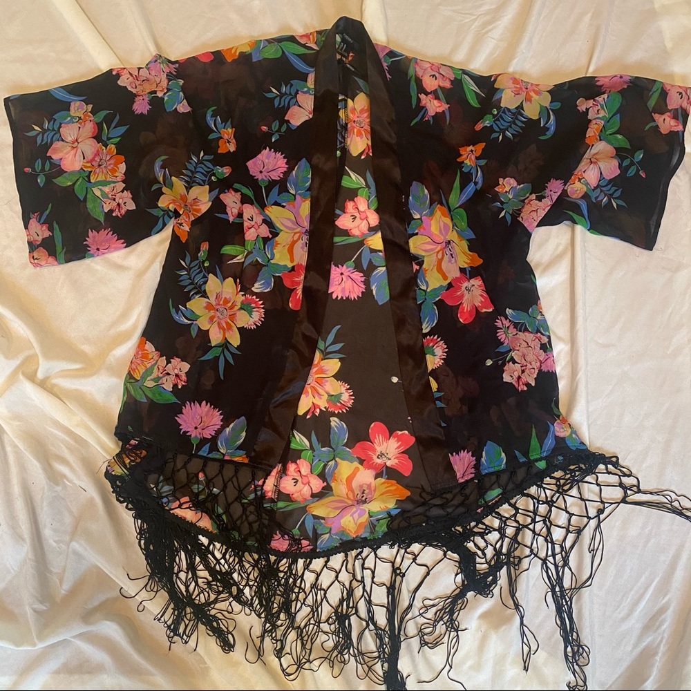 F21 Black/Floral Kimono with Macrame Style details